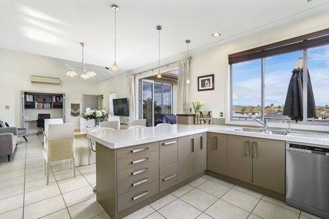 Photo of property in 102 Rototuna Road, Rototuna, Hamilton, 3210