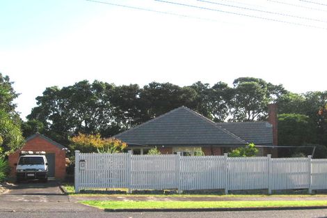 Photo of property in 1 Craigbank Avenue, New Lynn, Auckland, 0600