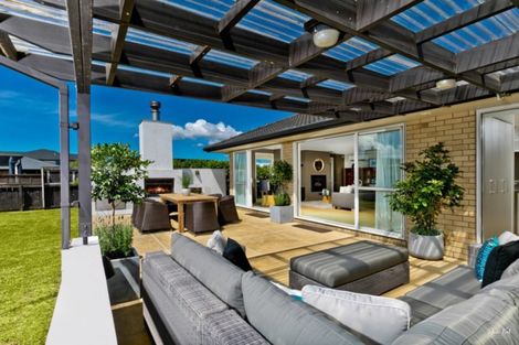 Photo of property in 10 Maple Lane, Huapai, Kumeu, 0810