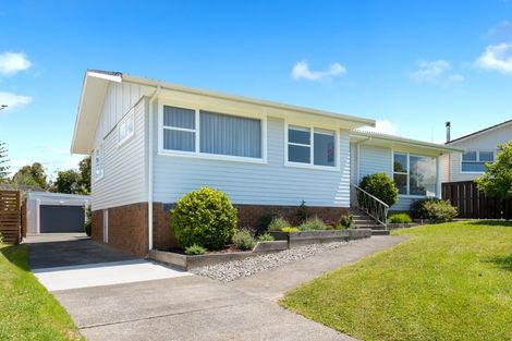 Photo of property in 6 Thornlow Street, Glendene, Auckland, 0602