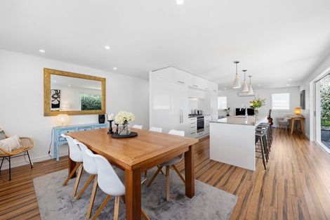 Photo of property in 15a Alberta Street, Point Chevalier, Auckland, 1022