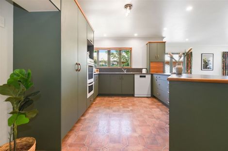 Photo of property in 12 Hastings Place, Hamilton Lake, Hamilton, 3204