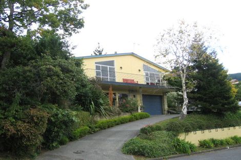 Photo of property in 6 Chichester Drive, Pinehaven, Upper Hutt, 5019