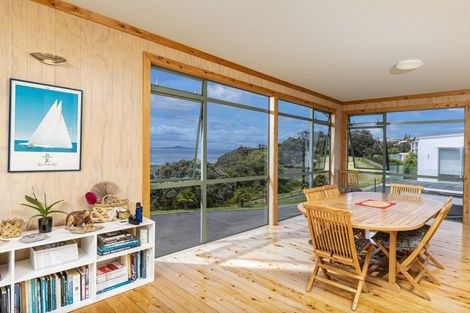 Photo of property in 84 Shakespear Road, Army Bay, Whangaparaoa, 0930