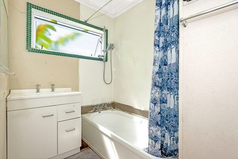 Photo of property in 59 Lyell Road, Outer Kaiti, Gisborne, 4010