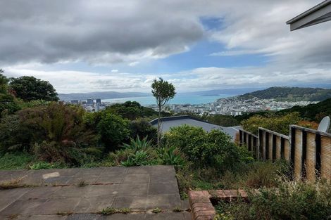 Photo of property in 49 Tanera Crescent, Brooklyn, Wellington, 6021