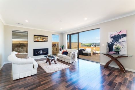 Photo of property in 17 Tawatawa Street, Long Bay, Auckland, 0630