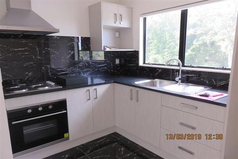 Photo of property in 5 Fernhaven Place, Massey, Auckland, 0614