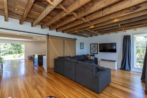 Photo of property in 35 Tennis Court Road, Raumati South, Paraparaumu, 5032