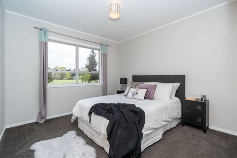Photo of property in 19 Crescent Court, Melville, Hamilton, 3206