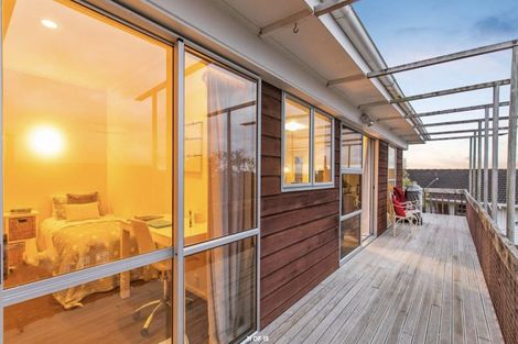 Photo of property in 2/90 Birkdale Road, Birkdale, Auckland, 0626