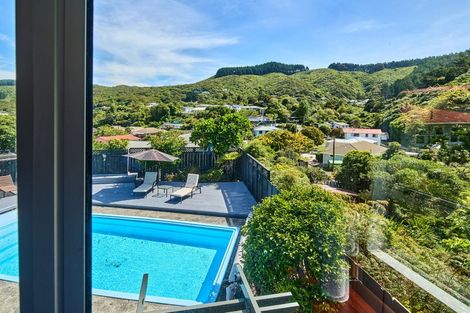 Photo of property in 7 Tui Terrace, Tawa, Wellington, 5028