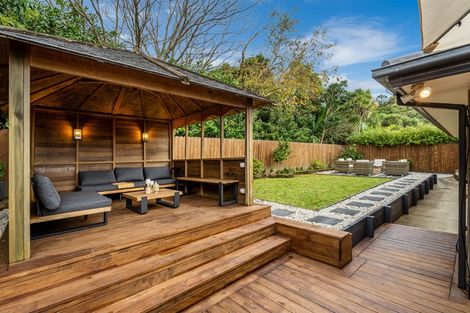 Photo of property in 22 Sunvista Avenue, Oteha, Auckland, 0632