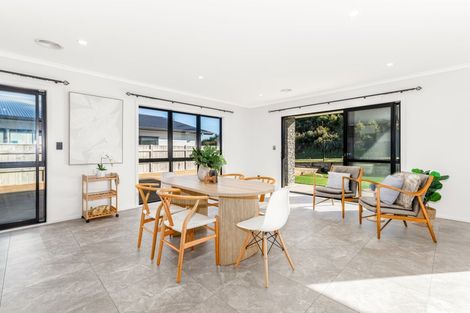 Photo of property in 2 Opaoa Way, Aotea, Porirua, 5024