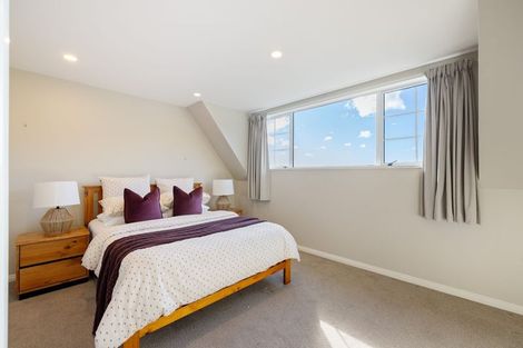 Photo of property in 70 Landsdowne Terrace, Cashmere, Christchurch, 8022