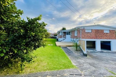 Photo of property in 32 Grande Vue Road, Hillpark, Auckland, 2102
