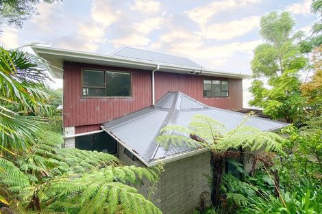 Photo of property in 2 Eastglen Road, Glen Eden, Auckland, 0602