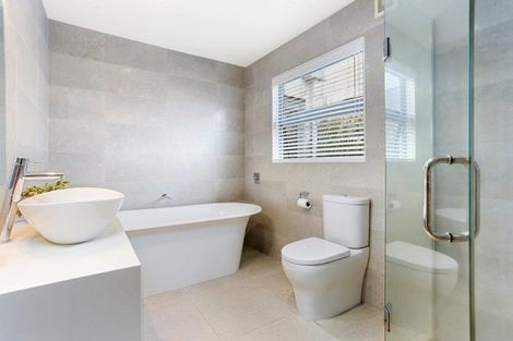 Photo of property in 38a Takutai Avenue, Bucklands Beach, Auckland, 2012