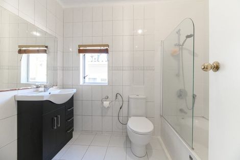 Photo of property in 1/18 Northcote Road, Takapuna, Auckland, 0622