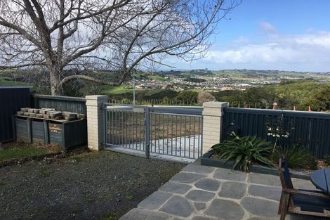 Photo of property in 22 Caldwells Road, East Tamaki Heights, Auckland, 2016