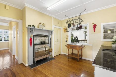 Photo of property in 1/18 Gladstone Road, Northcote, Auckland, 0627