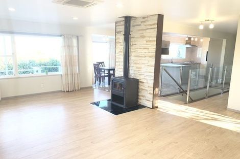 Photo of property in 11 Gladys Avenue, Glenfield, Auckland, 0629