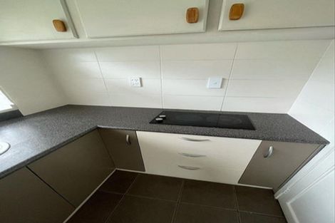 Photo of property in 2/6 Elizabeth Street, Papakura, 2110