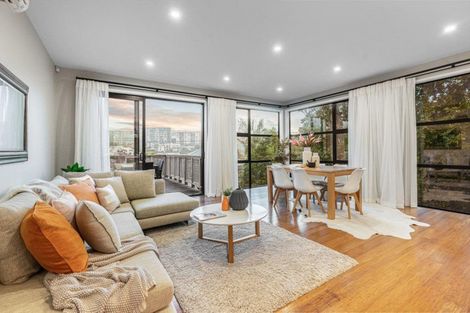 Photo of property in 102 Bassett Road, Remuera, Auckland, 1050