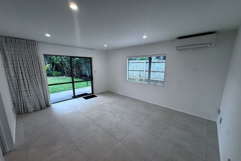 Photo of property in 28 Ballymore Drive, Pinehill, Auckland, 0632