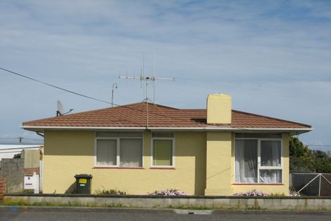 Photo of property in 5 Cornfoot Street, Castlecliff, Whanganui, 4501