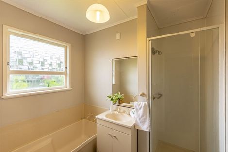 Photo of property in 10 Weathers Place, Taradale, Napier, 4112