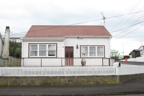 Photo of property in 88 Young Street, New Plymouth, 4310