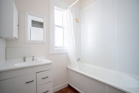 Photo of property in 35 West Street, West End, Palmerston North, 4412