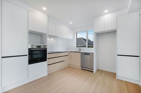 Photo of property in 1/9 Aeroview Drive, Beach Haven, Auckland, 0626
