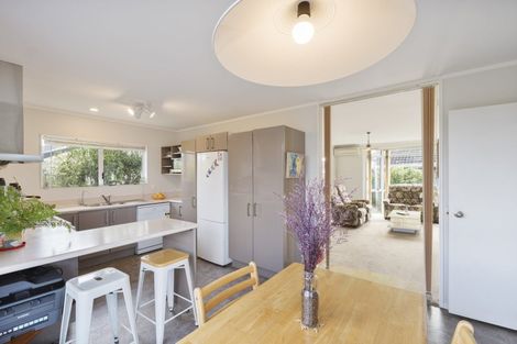 Photo of property in 2/73 Vintage Drive, Henderson, Auckland, 0612