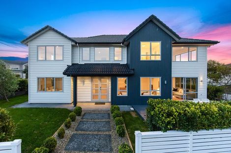 Photo of property in 17 Headland Drive, Long Bay, Auckland, 0630