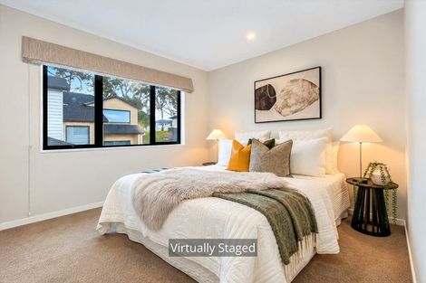 Photo of property in 19a Northcross Drive, Oteha, Auckland, 0632