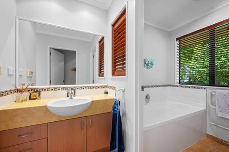 Photo of property in 59a Lonely Road, Fairview Heights, Auckland, 0632