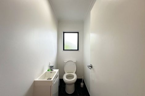 Photo of property in 4/6 Honeysuckle Lane, Mairangi Bay, Auckland, 0630