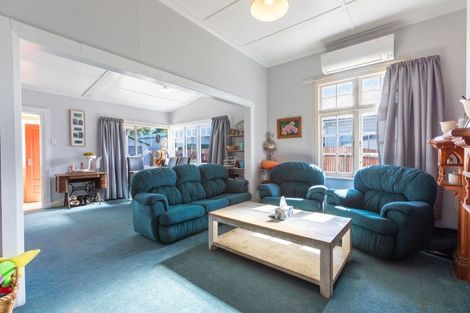 Photo of property in 41 Burns Street, Dannevirke, 4930