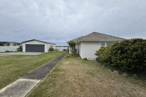 Photo of property in 49 Seaview Road, Paremata, Porirua, 5024
