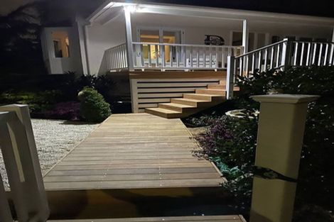 Photo of property in 1/2 Heathcote Road, Castor Bay, Auckland, 0620