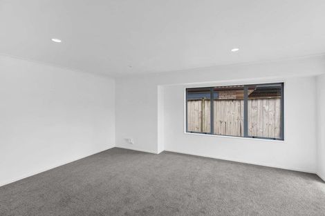 Photo of property in 10 Kalberry Place, East Tamaki, Auckland, 2016