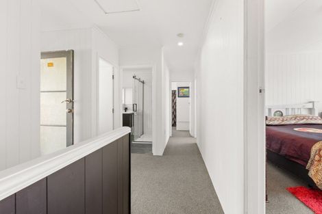 Photo of property in 46 Seaview Road, Marfell, New Plymouth, 4310