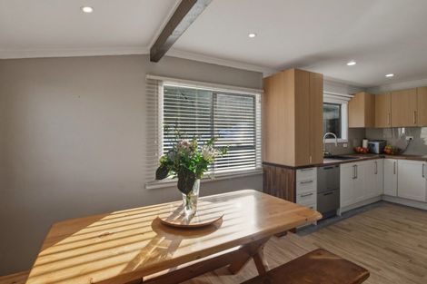 Photo of property in 17 Mountain Road, Western Heights, Rotorua, 3015