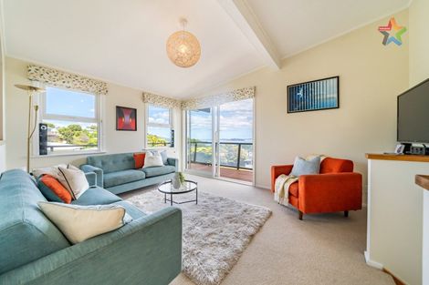 Photo of property in 239 Dowse Drive, Maungaraki, Lower Hutt, 5010