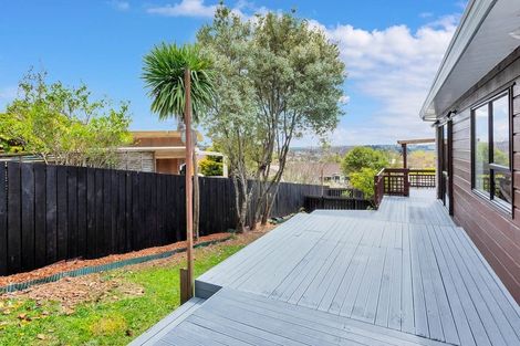Photo of property in 2/22 Bronzewing Terrace, Unsworth Heights, Auckland, 0632