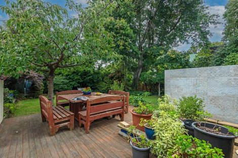 Photo of property in 71 Jickell Street, Hokowhitu, Palmerston North, 4410