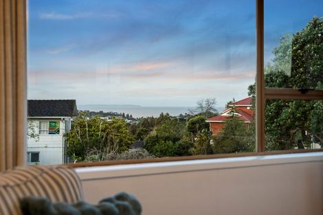 Photo of property in 8 Helvetia Drive, Browns Bay, Auckland, 0630