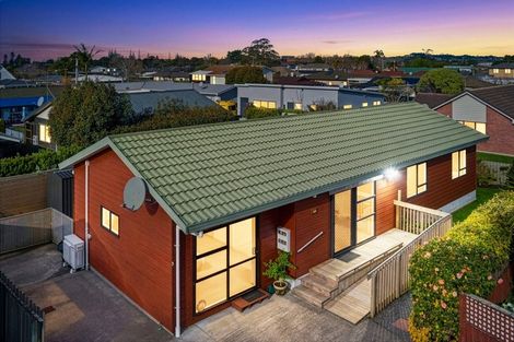 Photo of property in 3/28 Lakeside Drive, Orewa, 0931